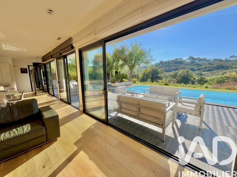 Maison de maîtres - 185 m² - 6 pièces