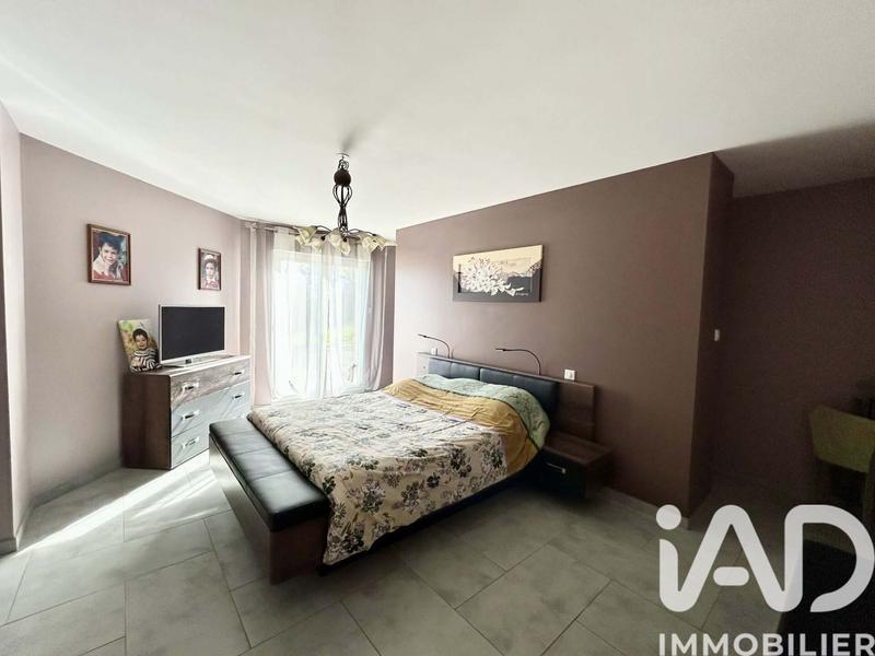 Maison - 331 m² - 6 pièces