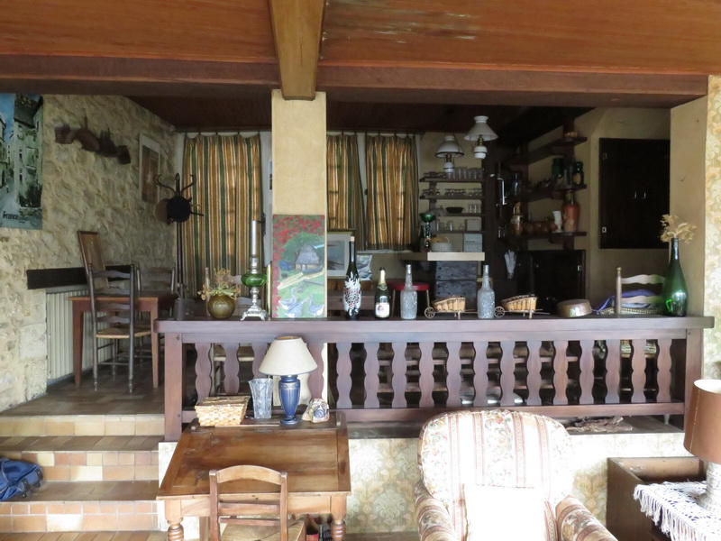 Maison - 258 m² - 13 pièces