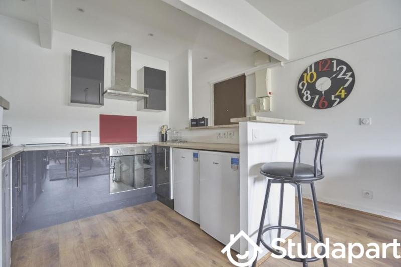 Chambre - 12 m² - 1 pièce