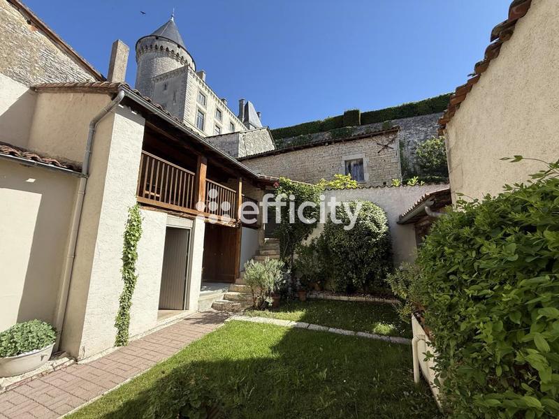 Maison - 205 m² - 6 pièces