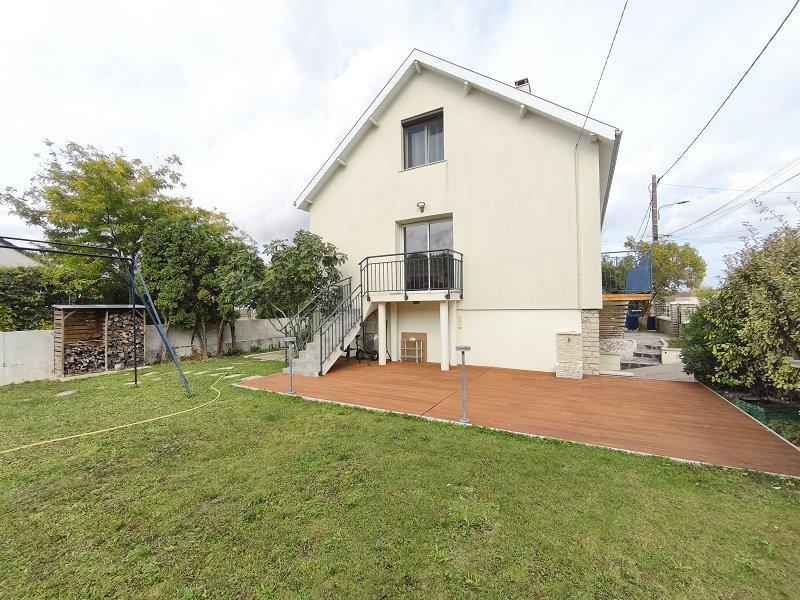 Maison - 138 m² - 7 pièces