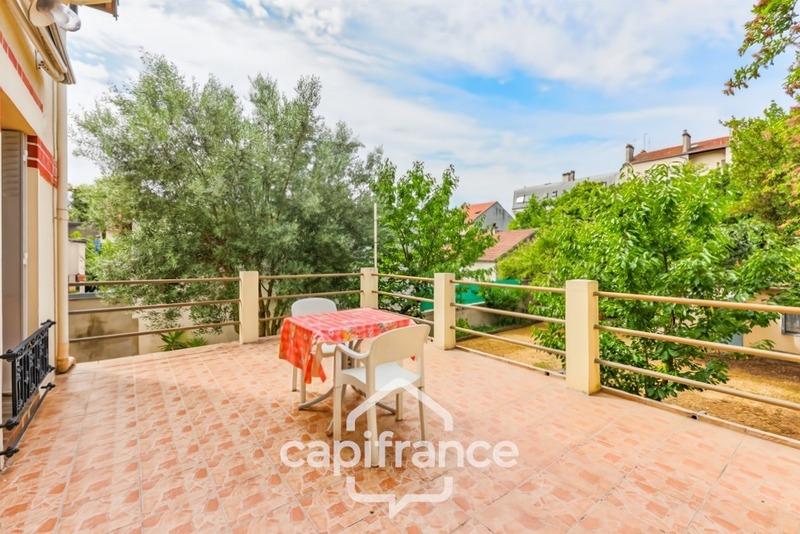 Maison - 95 m² - 5 pièces