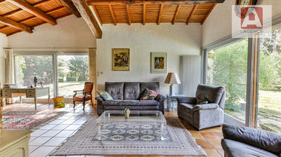 Maison - 198 m² - 7 pièces