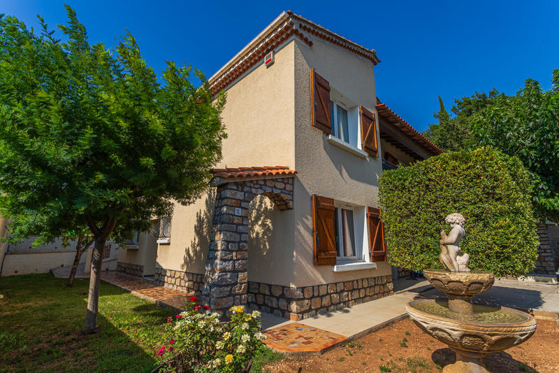 Maison - 140 m² - 5 pièces