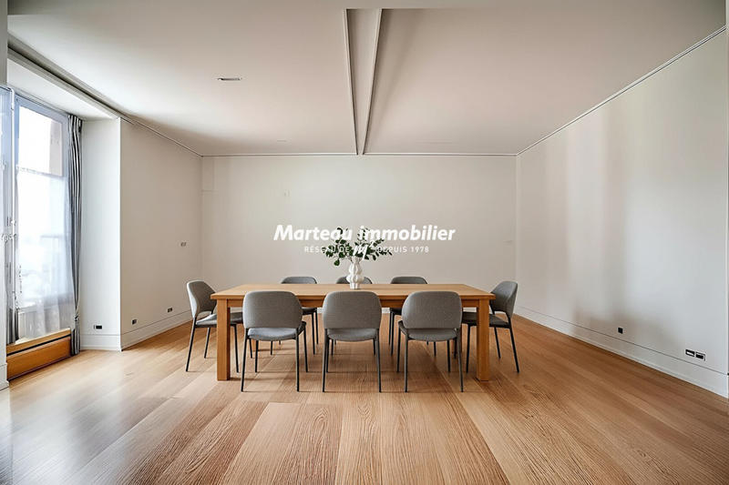 Maison - 480 m² - 13 pièces