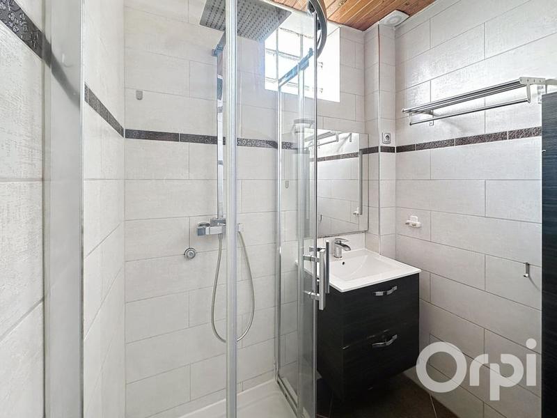 Immeuble - 97 m² - 6 pièces