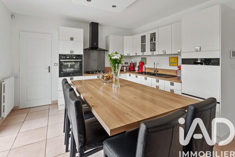 Maison - 166 m² - 7 pièces