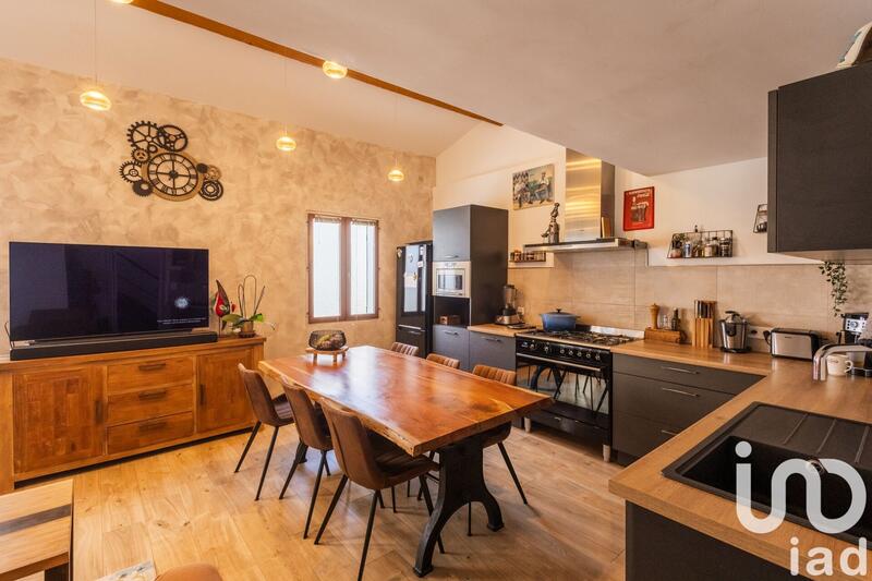 Maison - 97 m² - 5 pièces