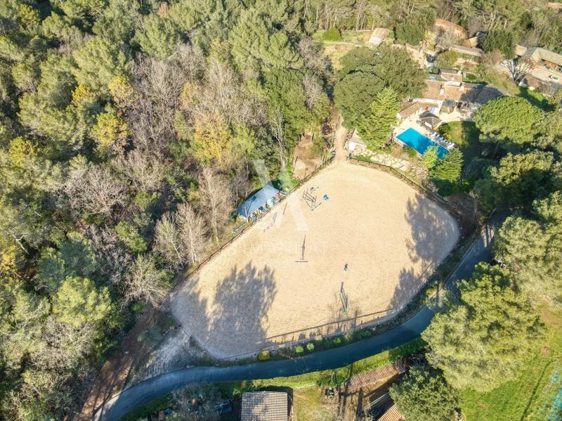 Villa - 350 m² - 5 pièces