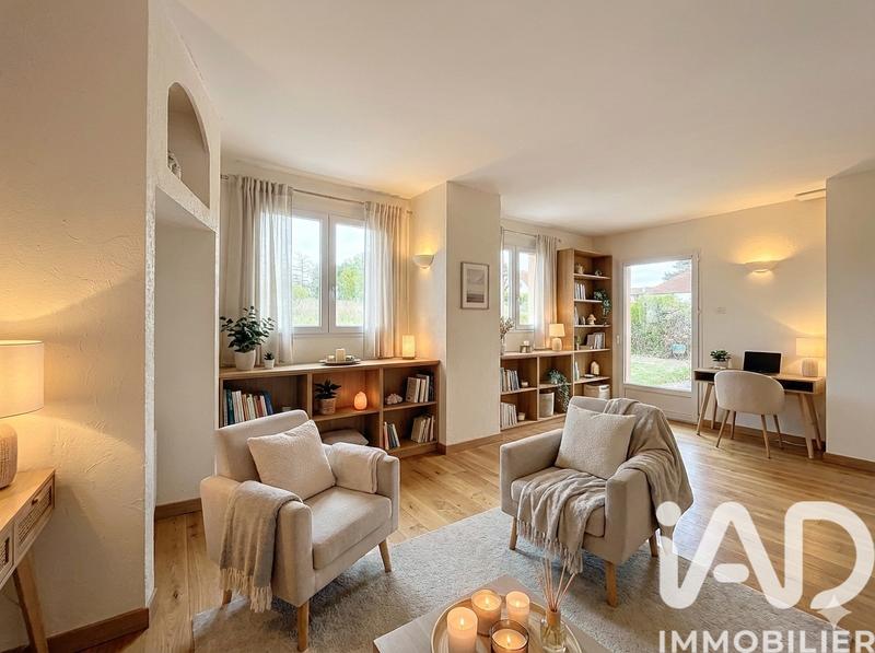 Maison - 217 m² - 8 pièces