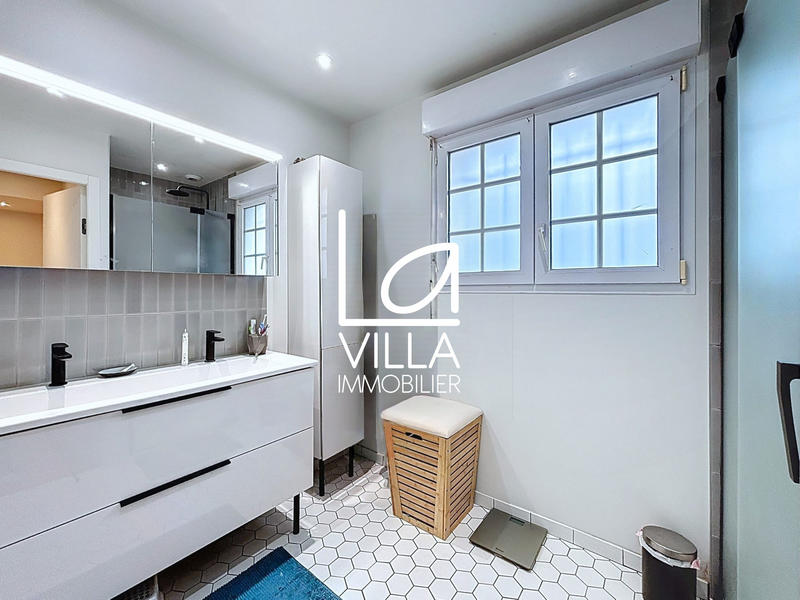 Maison - 120 m² - 7 pièces