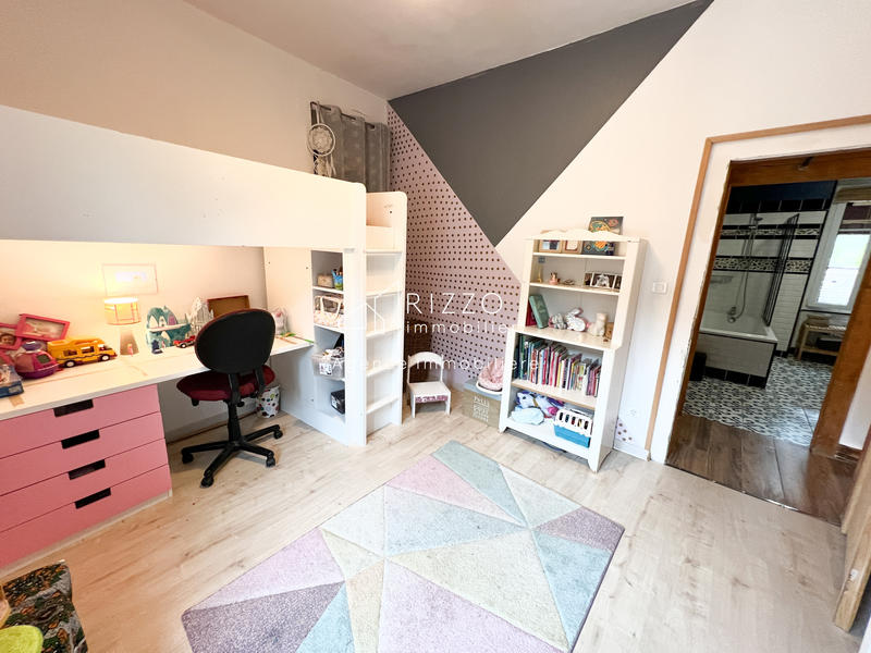 Appartement - 125 m² - 6 pièces