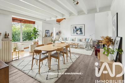 Maison - 208 m² - 6 pièces