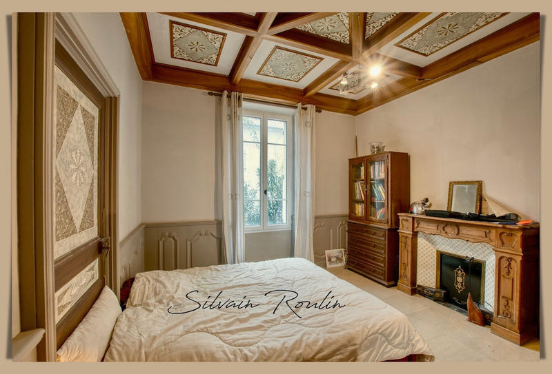 Maison - 320 m² - 8 pièces