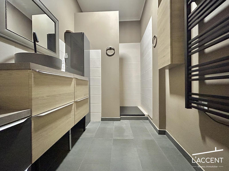 Appartement - 137 m² - 4 pièces