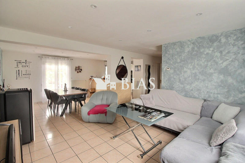 Maison - 104 m² - 4 pièces