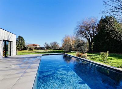 Villa - 250 m² - 9 pièces
