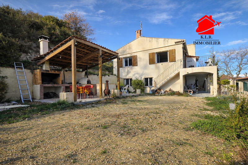 Maison - 202 m² - 8 pièces