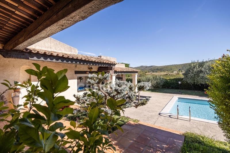 Maison - 202 m² - 7 pièces