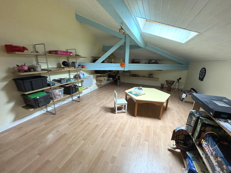 Maison traditionnelle - 189 m² - 6 pièces