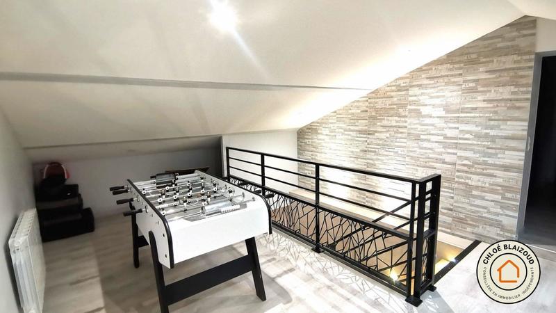 Maison - 290 m² - 9 pièces