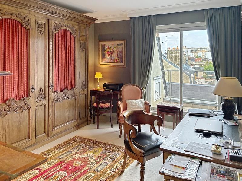 Appartement - 200 m² - 6 pièces