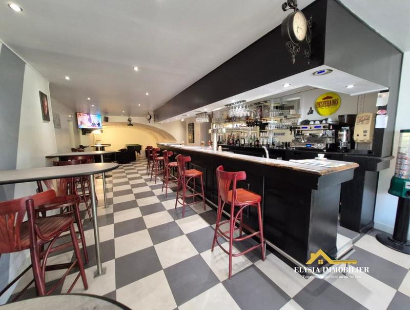 Fonds de commerce - Local commercial - 143 m²