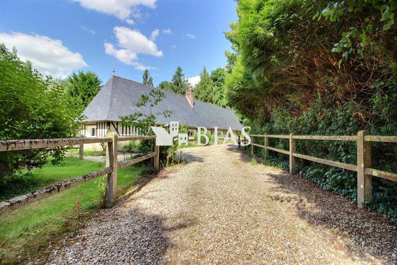 Maison - 220 m² - 6 pièces