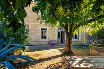 Maison - 230 m² - 8 pièces