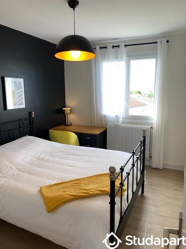 Chambre - 11 m² - 1 pièce