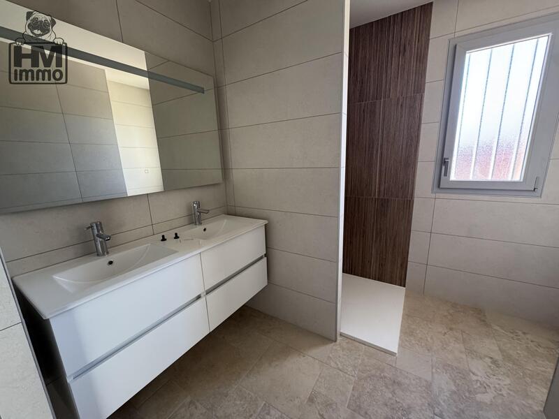 Maison traditionnelle - 99 m² - 4 pièces