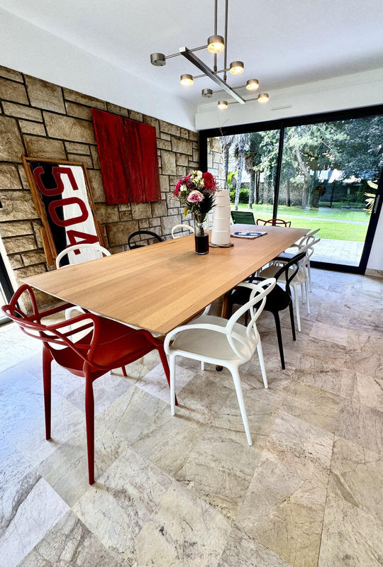 Maison - 311 m² - 8 pièces