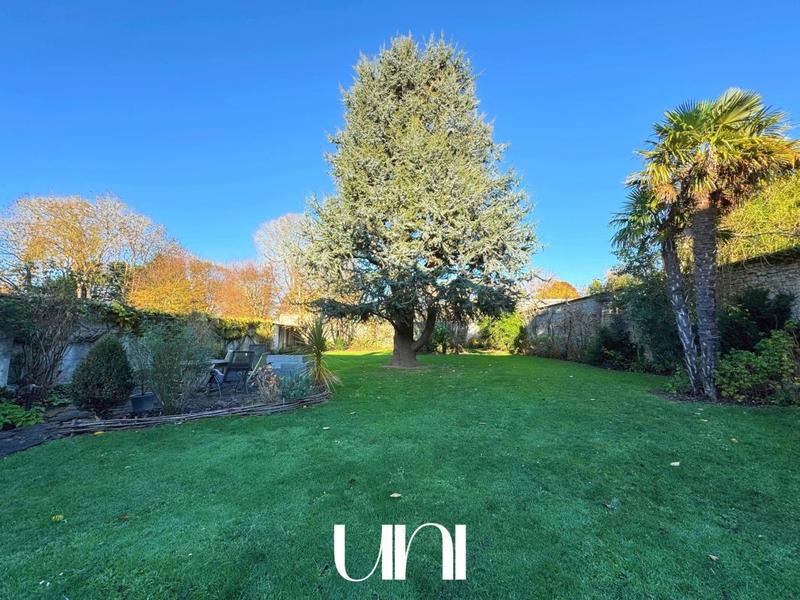 Maison de ville - 232 m² - 8 pièces