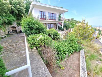 Villa - 152 m² - 8 pièces