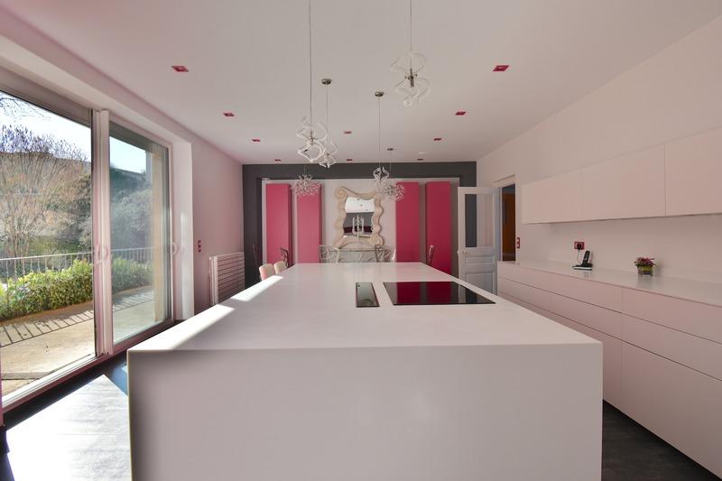 Propriété - 435 m² - 10 pièces