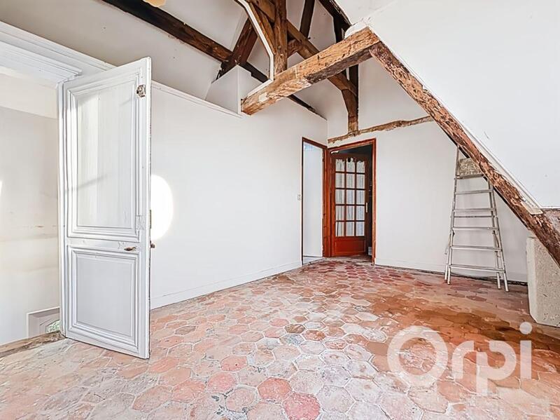 Maison - 210 m² - 12 pièces