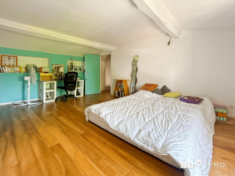 Maison - 205 m² - 6 pièces