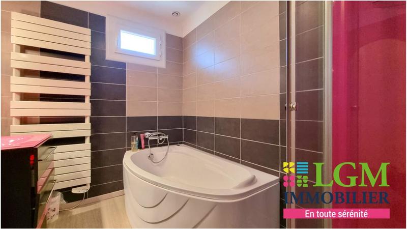 Maison - 190 m² - 8 pièces