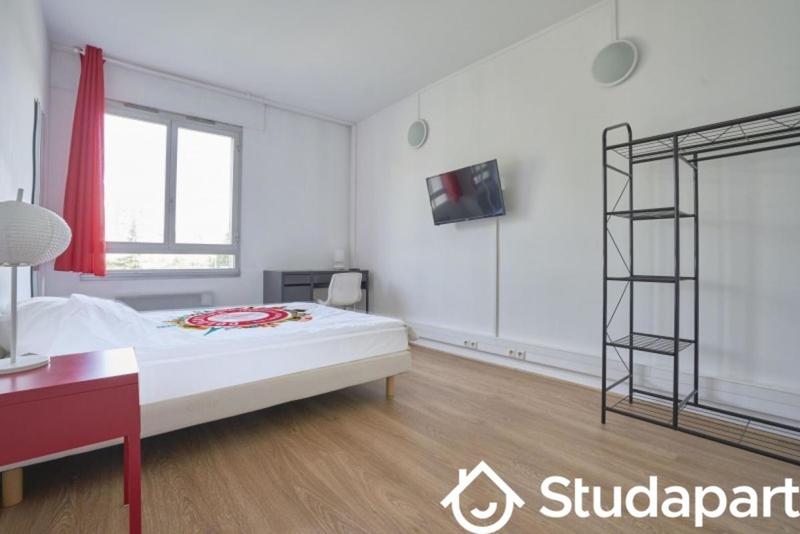 Chambre - 14 m² - 1 pièce