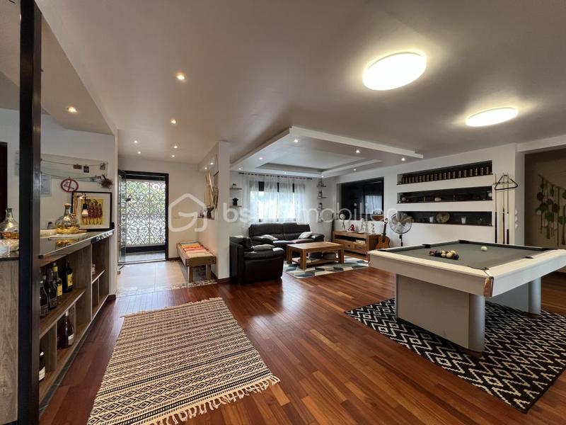 Propriété - 374 m² - 13 pièces