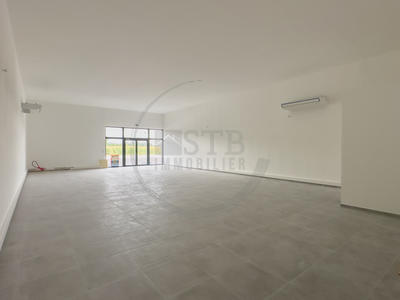 Local commercial - 169 m²