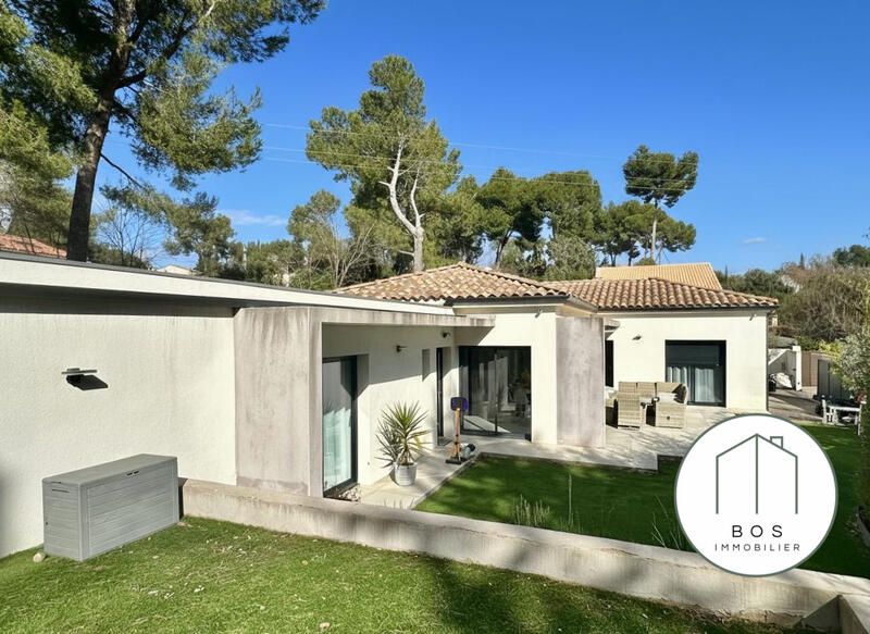 Villa - 141 m² - 6 pièces