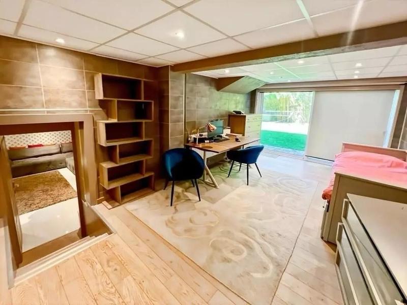 Maison - 263 m² - 8 pièces