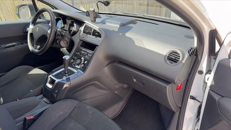 Peugeot 5008 1.6 E-HDi 115 Eat6 Allure