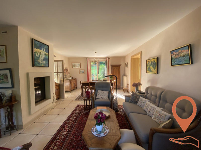 Maison - 212 m² - 9 pièces