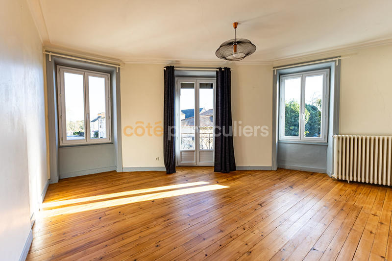Maison - 360 m² - 10 pièces