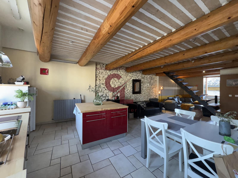 Maison - 270 m² - 6 pièces