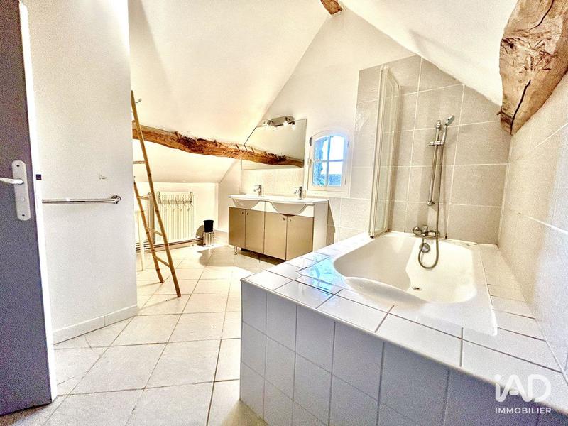 Maison - 210 m² - 7 pièces