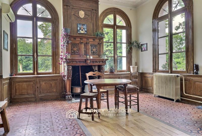 Maison - 440 m² - 12 pièces